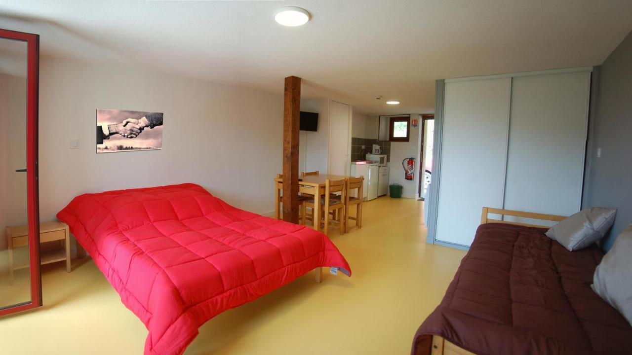Condat  Gite Du Haut Cantal - Appartements Meubles Avec Kitchenette Et Chambres Sans Kitchenette מראה חיצוני תמונה